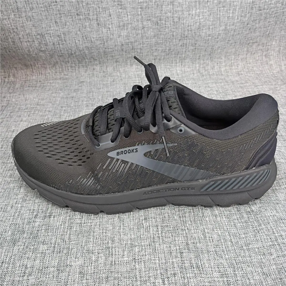 Brooks shoes - Brooks Addiction - Addiction - 110365 1D 020 - Black 11