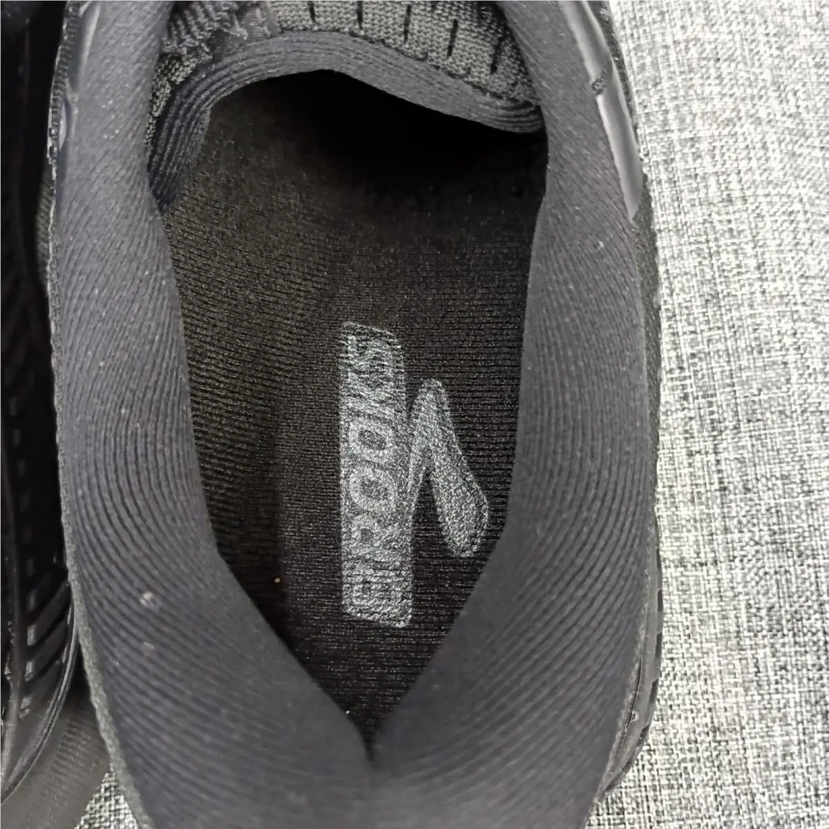 Brooks shoes - Brooks Addiction - Addiction - 110365 1D 020 - Black 7