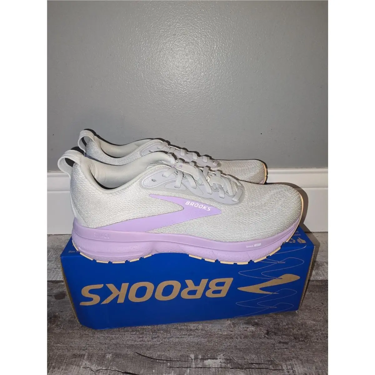 Brooks Trace 4 Road-running Shoes - Women`s 9