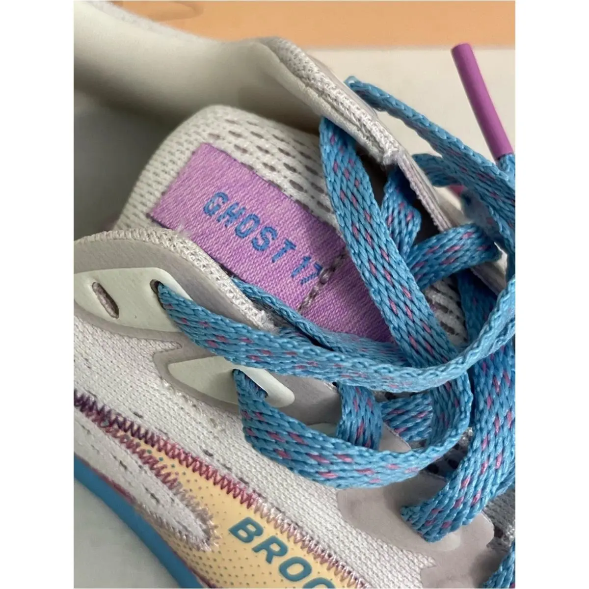 Brooks shoes - White 9