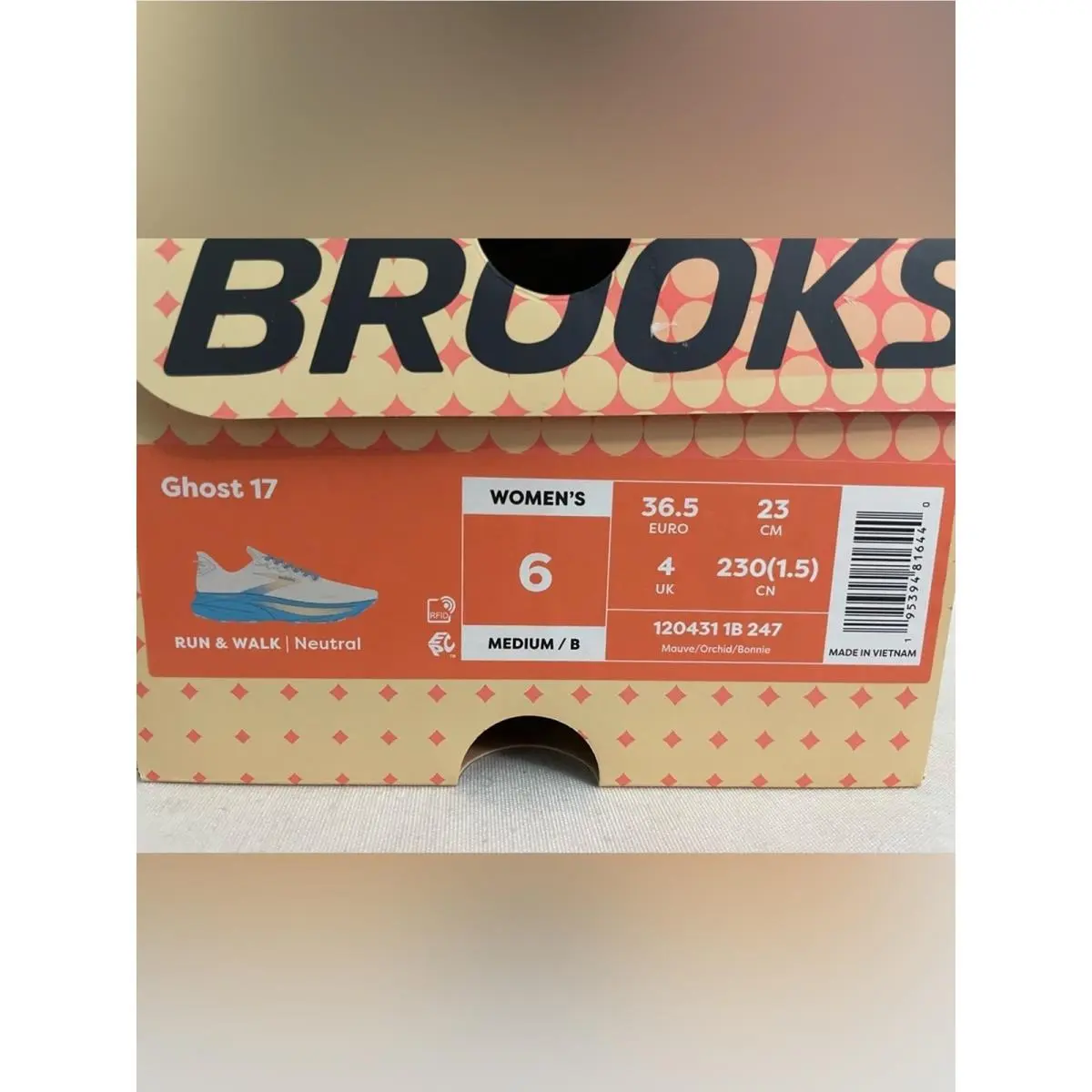 Brooks shoes - White 1