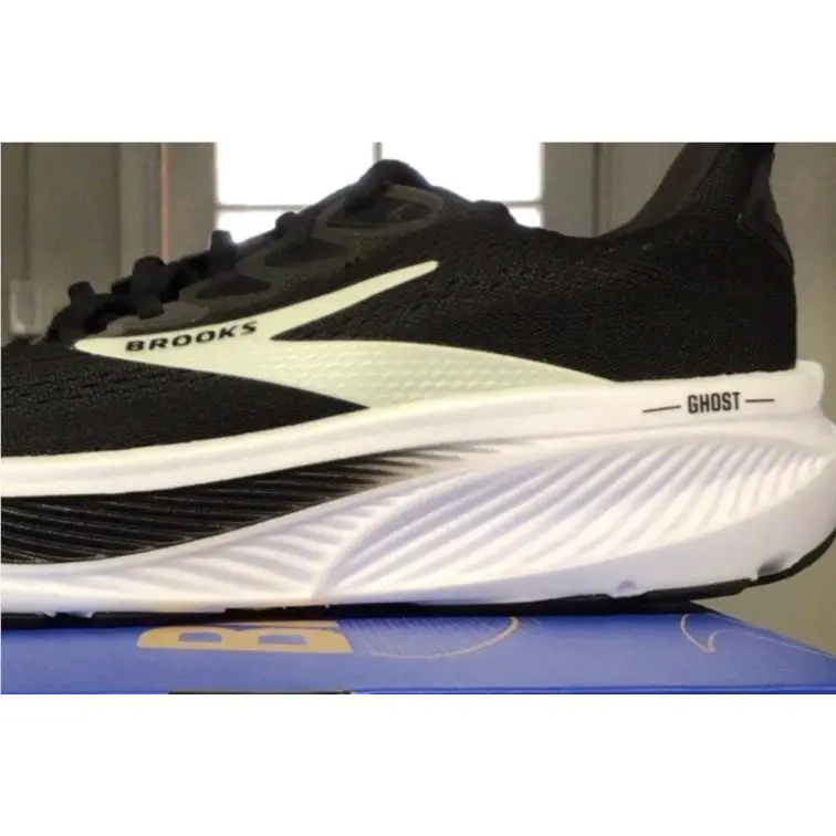 Brooks shoes - Black/ehite 4