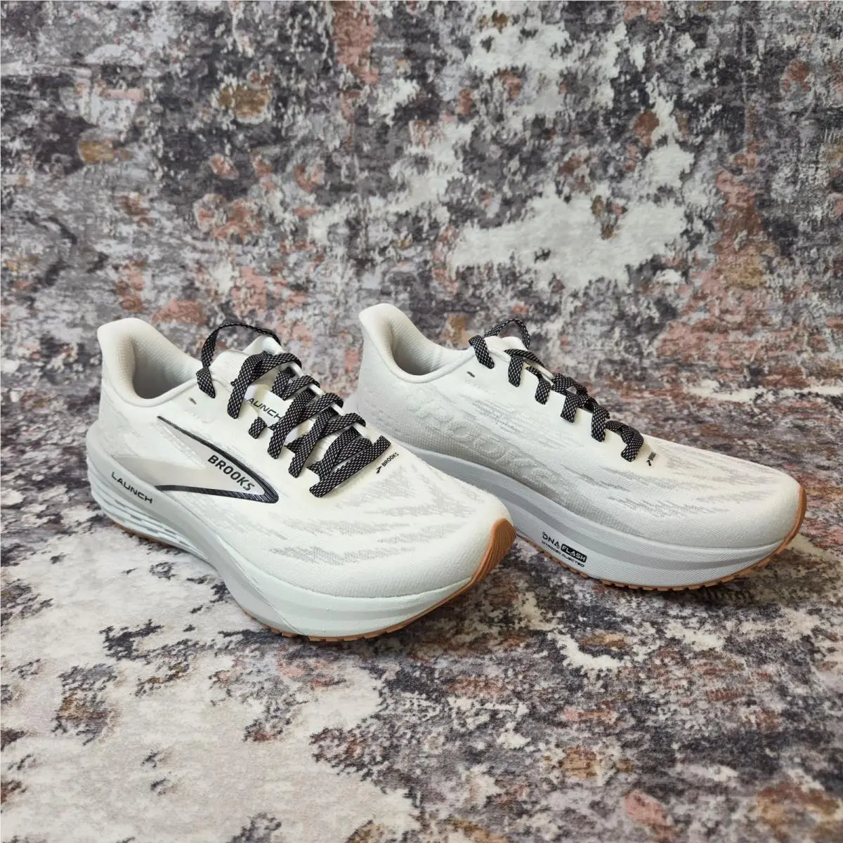 Brooks shoes - Brooks Launch 11 - Launch - White/Grey/Black 4