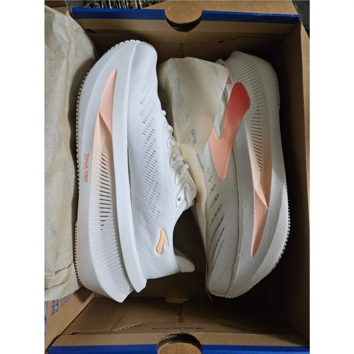 Womens Size 8.5 - Brooks Glycerin Max 2 White/coral/peach 1204681B197