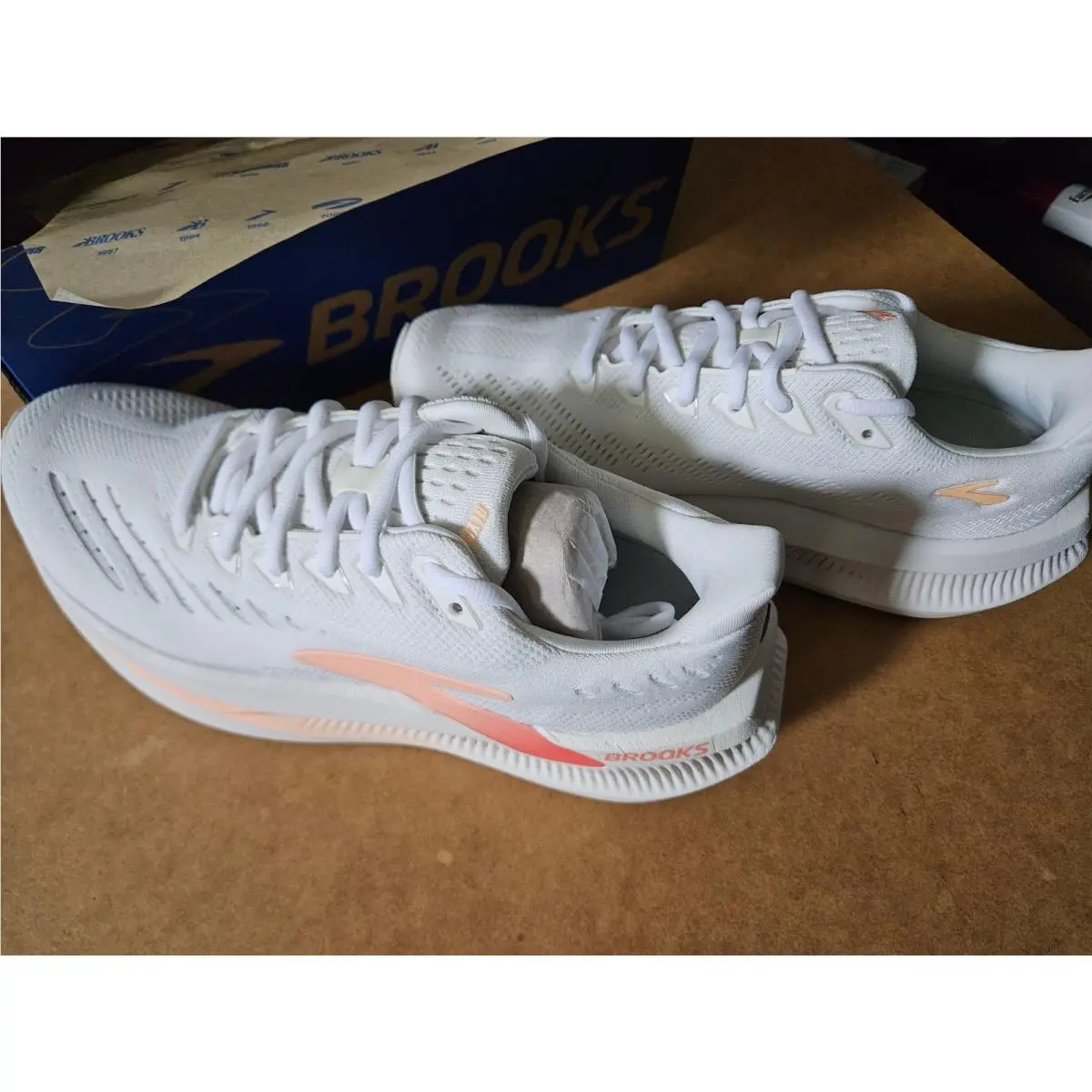 Brooks shoes - Glycerin - Glycerin - 1204681B197 - White (UPC: 0195394780949) 2