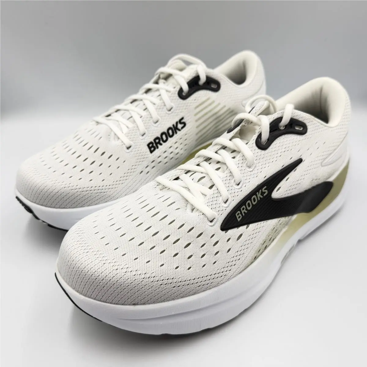 Brooks shoes - Ghost Max 3 - Ghost Max - 110464 1D 162 - White (UPC: 195394692945) 1