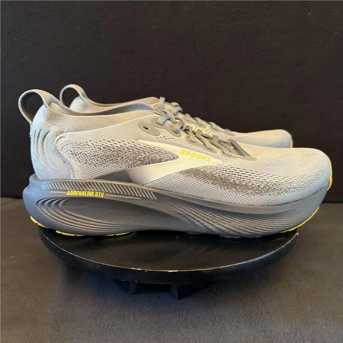 Brooks shoes - Brooks Adrenaline GTS 24 - Adrenaline GTS - Primer Grey/Ebony/Jasmin 1