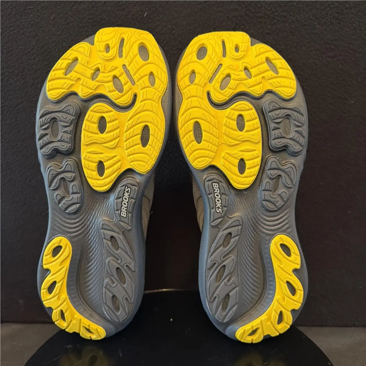 Brooks shoes - Brooks Adrenaline GTS 24 - Adrenaline GTS - Primer Grey/Ebony/Jasmin 4