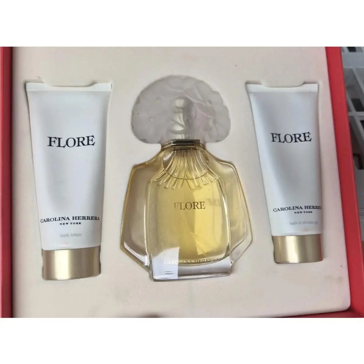 Carolina Herrera Flore GSW3 Pcs Set- 100ml Edp 3.4 oz Lotion 3.4 oz Gel