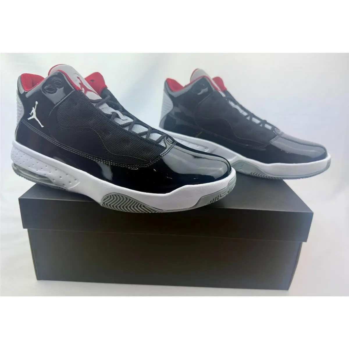 Nike Air Jordan Max Aura 2 Black White Wolf Grey Red CK6636-006 Mens sz