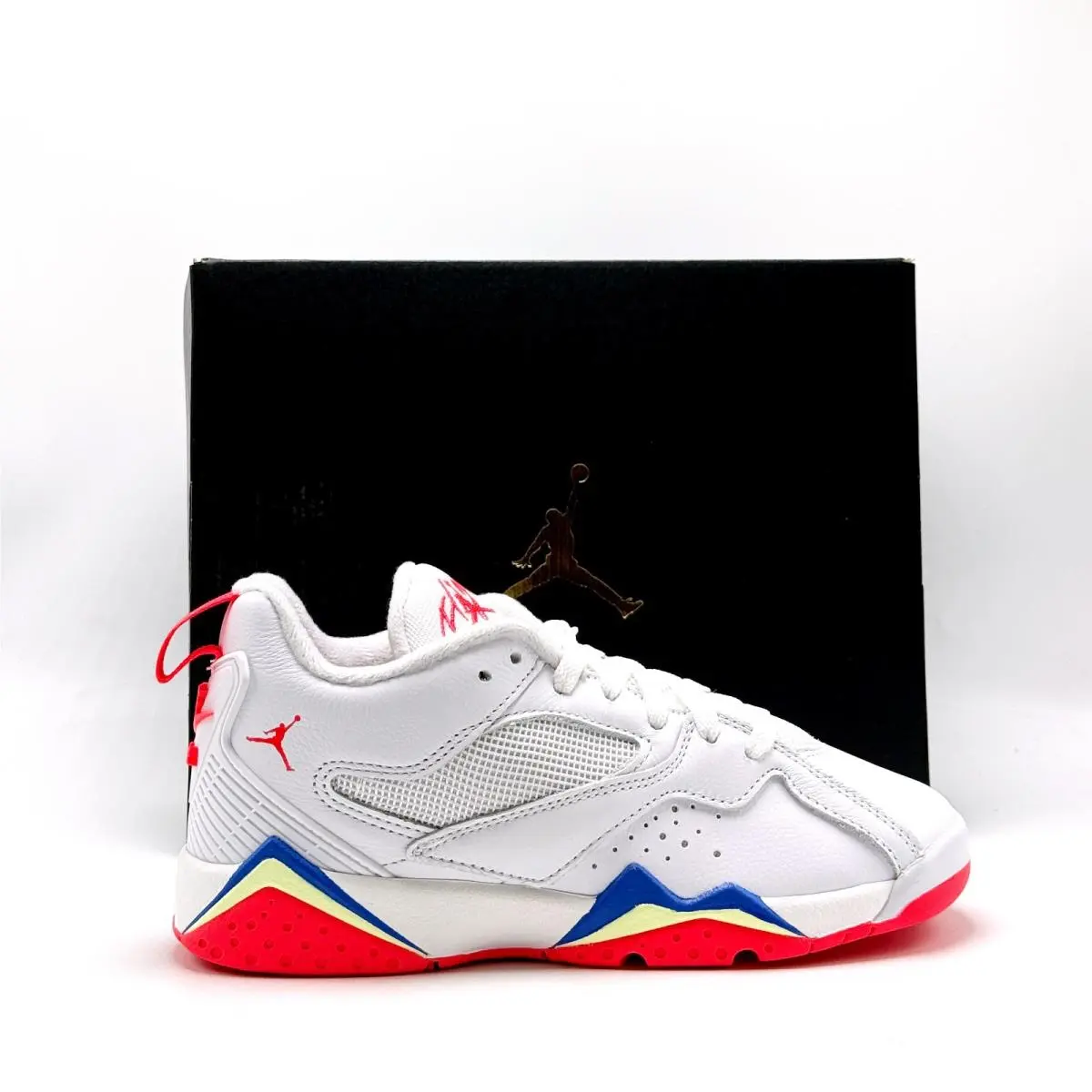 Big Kids` Nike Air Jordan Mvp 92 GS White / Infrared 23 HQ4427 104