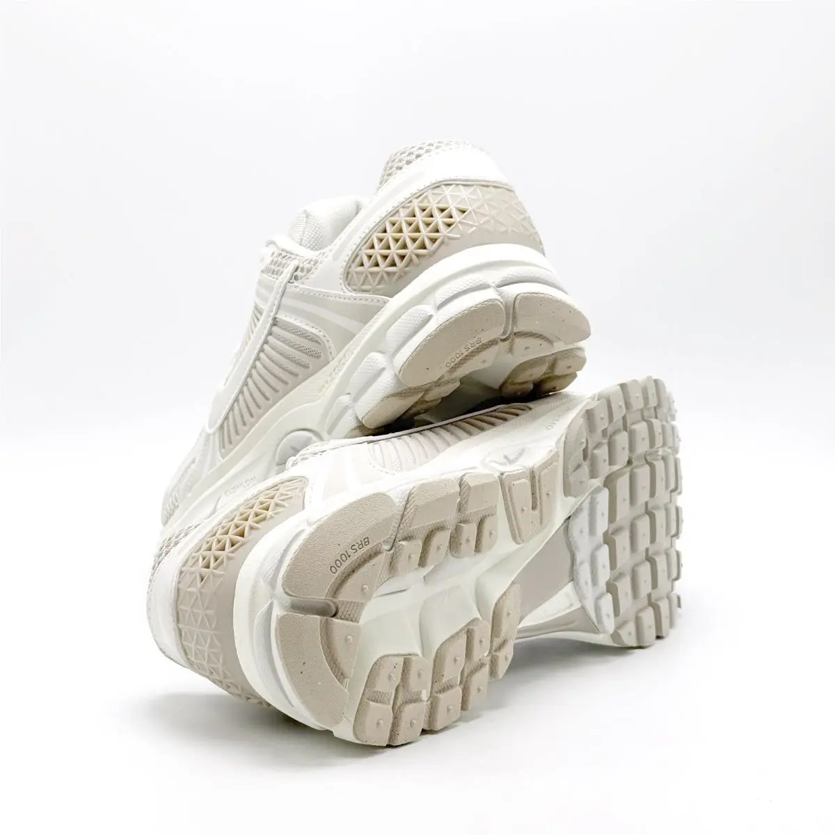 Nike shoes - Nike V5 RNR - RNR - HJ5228-011 - Beige 3