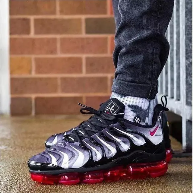 Mens Shoes Nike Air Vapormax Plus TN Black White