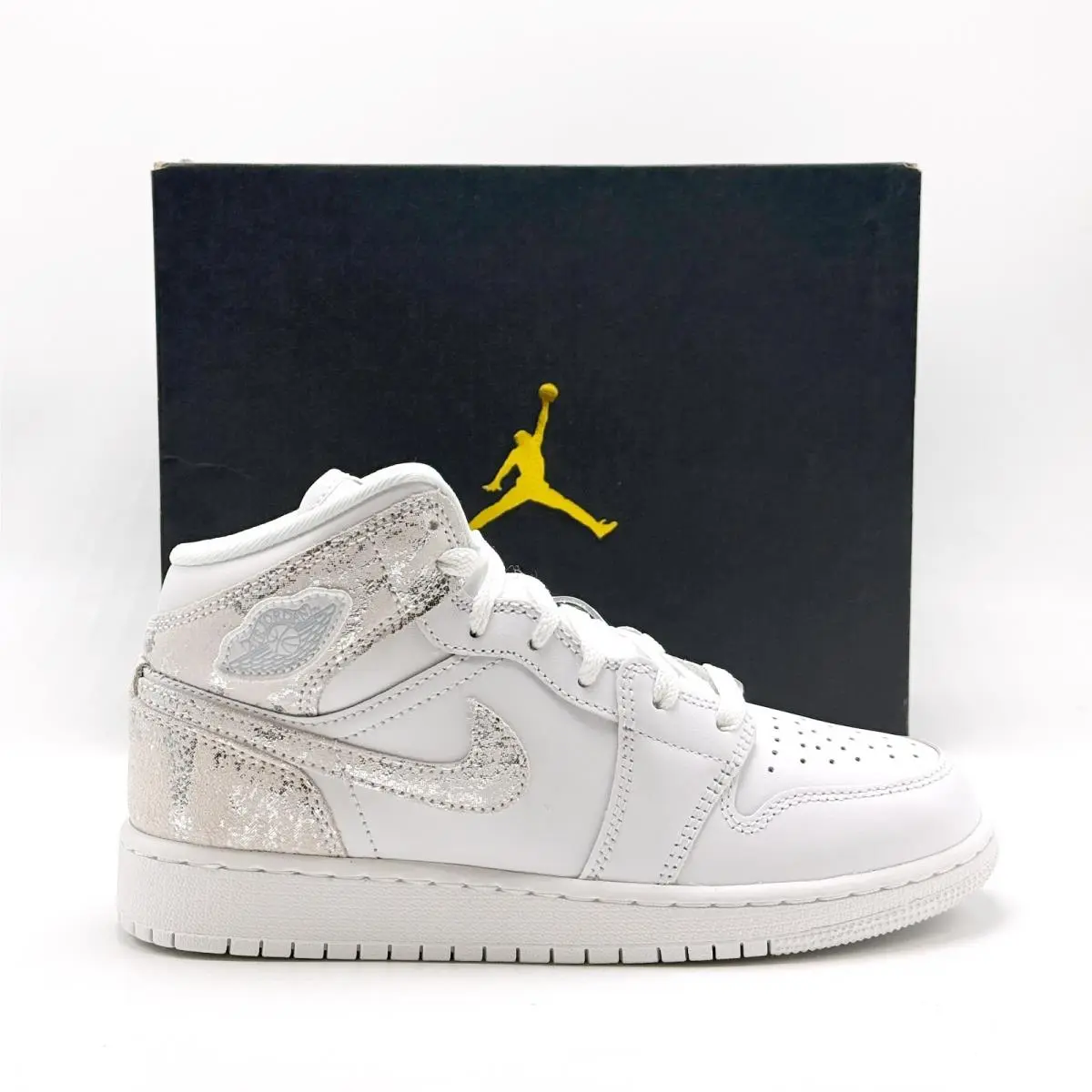 Big Kids` Air Jordan 1 Mid SE BG White / Field Silver IR2320 100