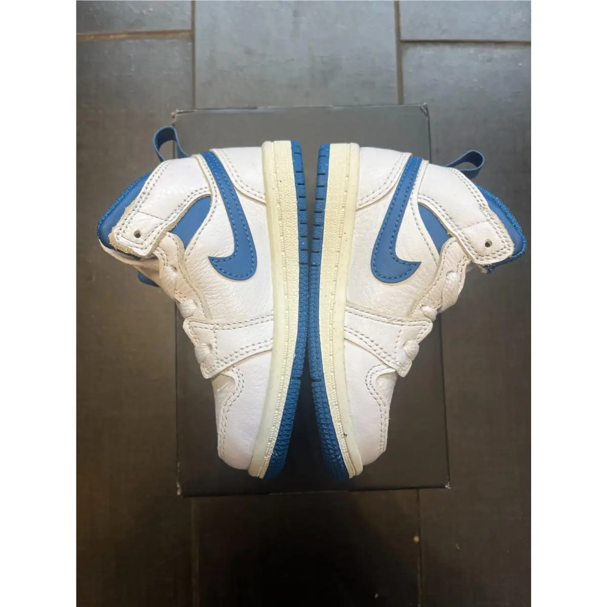 Nike shoes - Jordan 1 - Blue 2