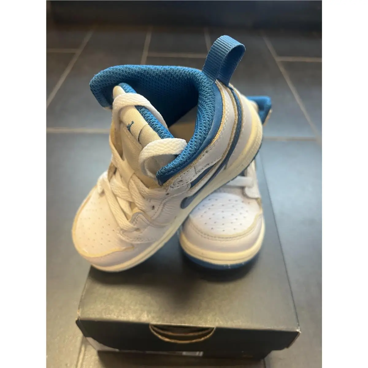 Nike shoes - Jordan 1 - Blue 6