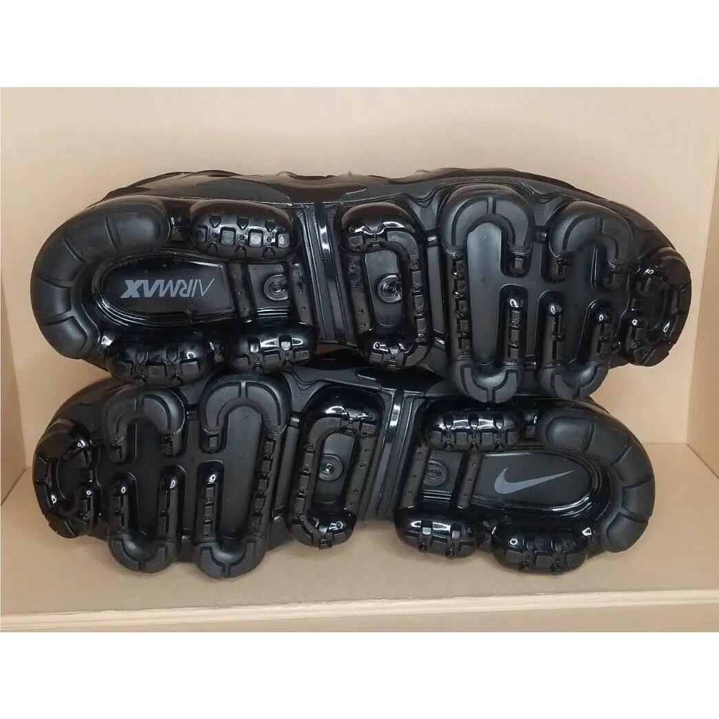 Nike shoes - Nike Air Vapormax Plus - Air Vapormax Plus - Black 1