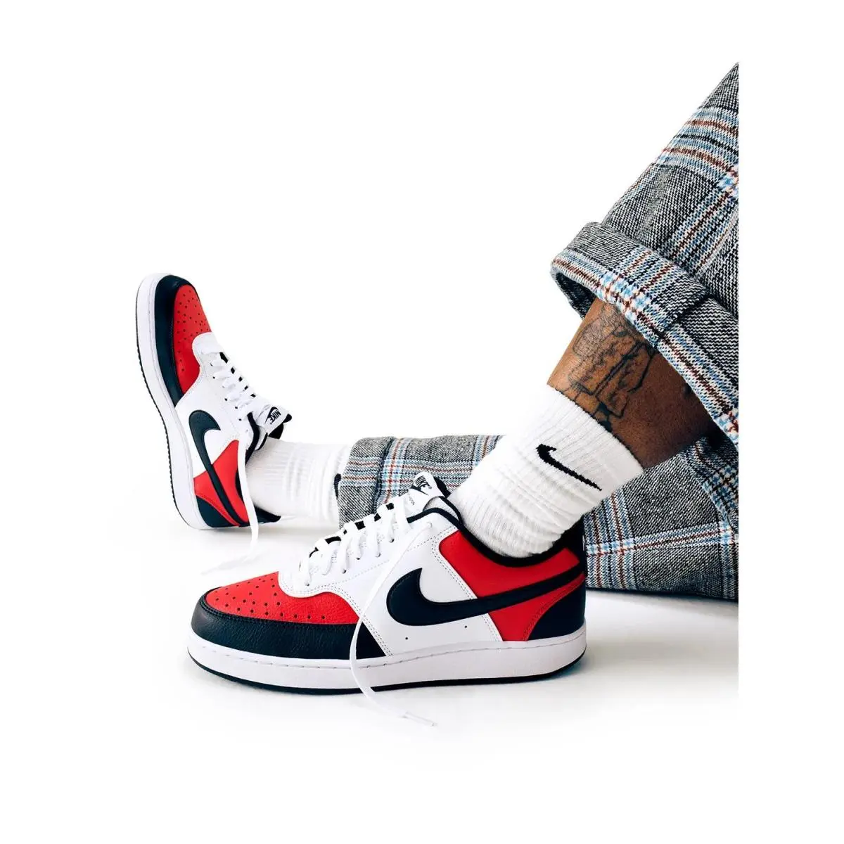 Nike shoes - Black/White/Red 18
