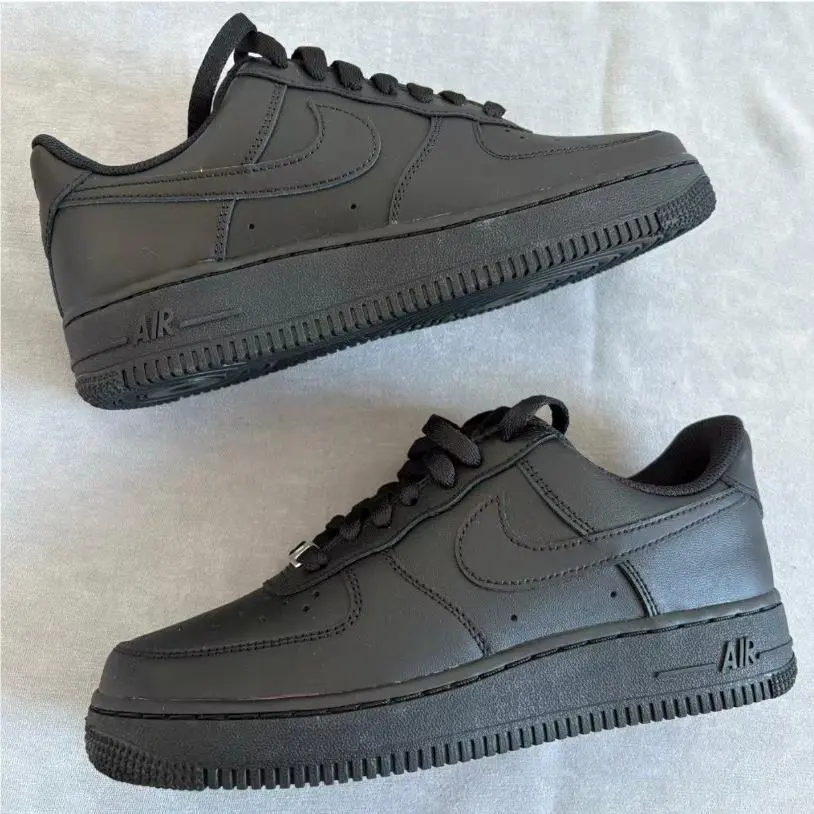 Nike shoes - Black 0