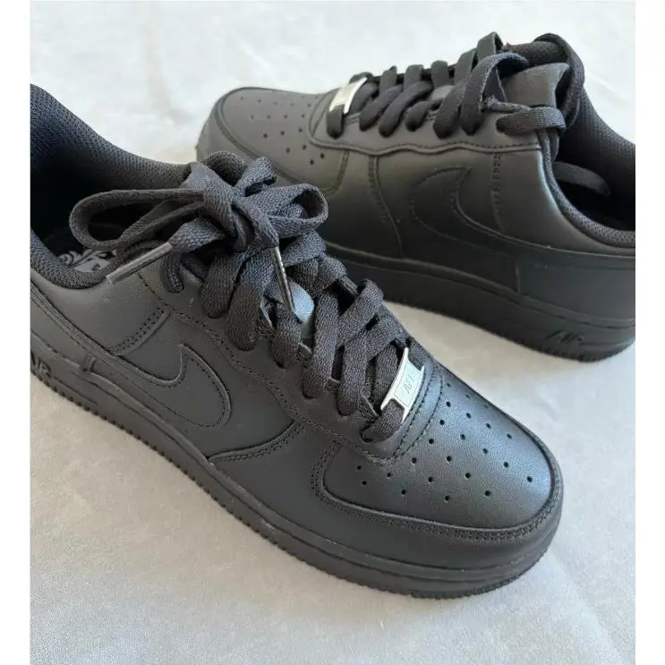 Nike shoes - Black 3