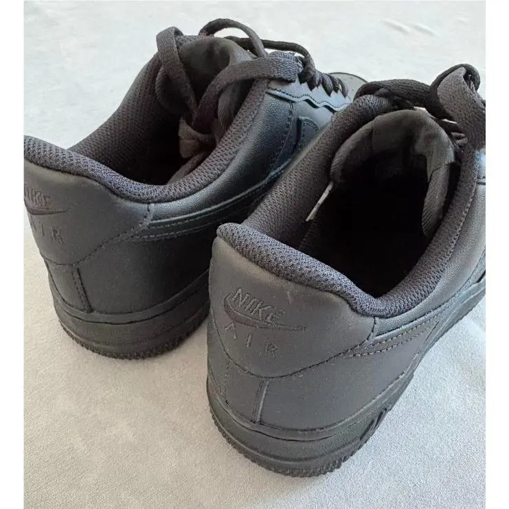 Nike shoes - Black 4