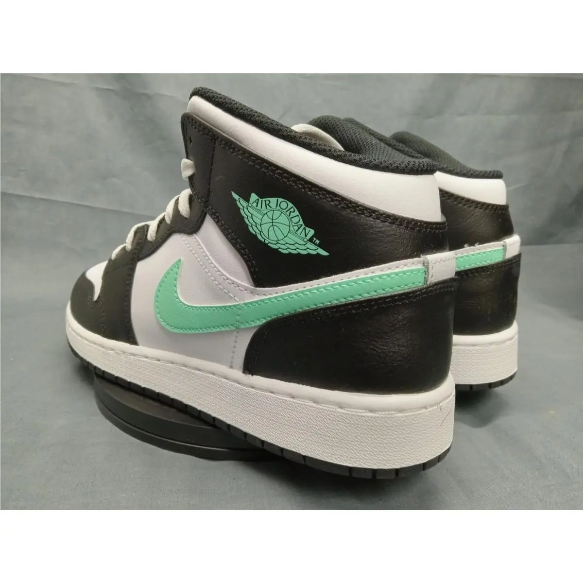 Nike shoes - Jordan Air 1 Mid GS - DQ8423 103 - White (UPC: 197593846143) 4