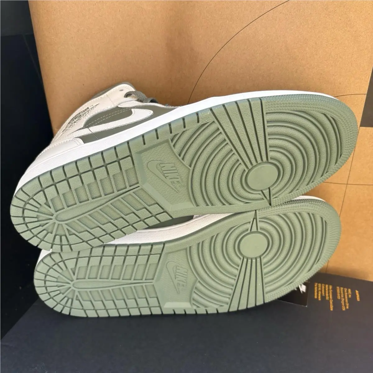 Nike shoes - Nike Air Jordan 1 - Air - DQ8426-107 - Green 3