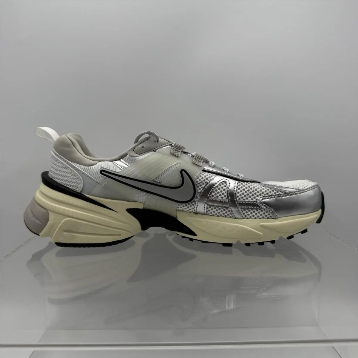 Nike shoes - Nike V2K Run - Run - HJ4497-100 - Silver 1