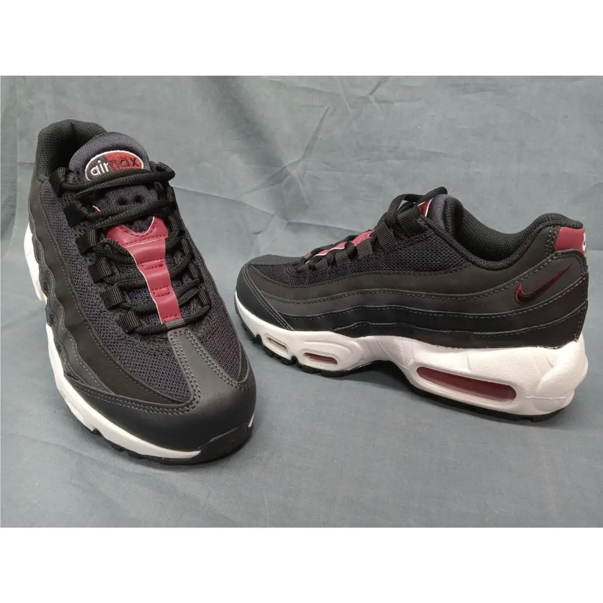 Nike Air Max 95 Recraft GS Sneaker Black Team Red Boys Size 5.5 Display Model