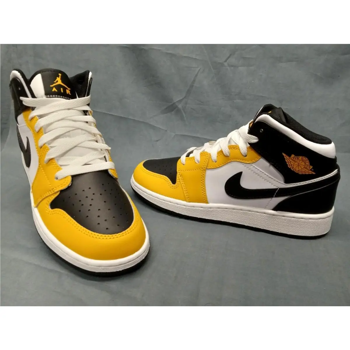Nike Air Jordan 1 Mid GS Yellow Ochre Black White Boys Size 4.5