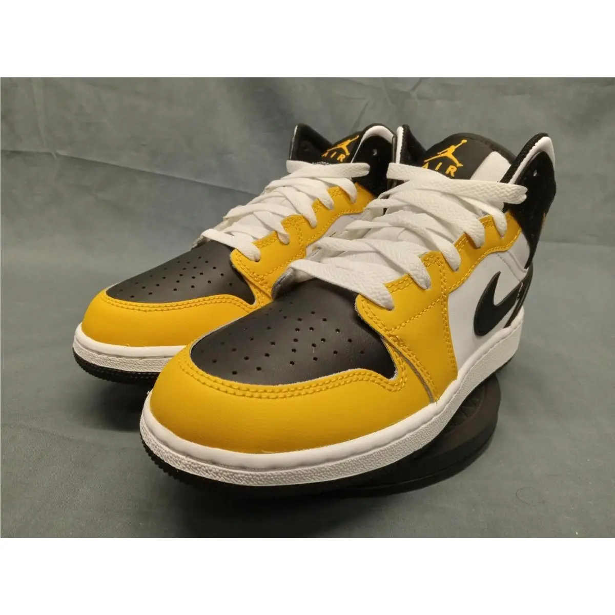 Nike shoes - Jordan Air 1 Mid GS - DQ8423 701 - Black (UPC: 196975667260) 2