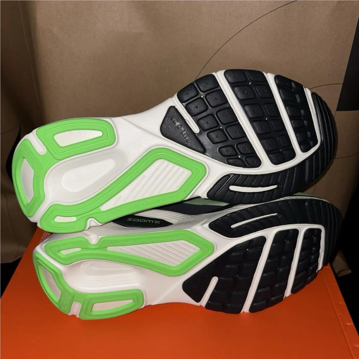 Nike shoes - Nike Structure - Structure - HQ3048-501 - Green 4