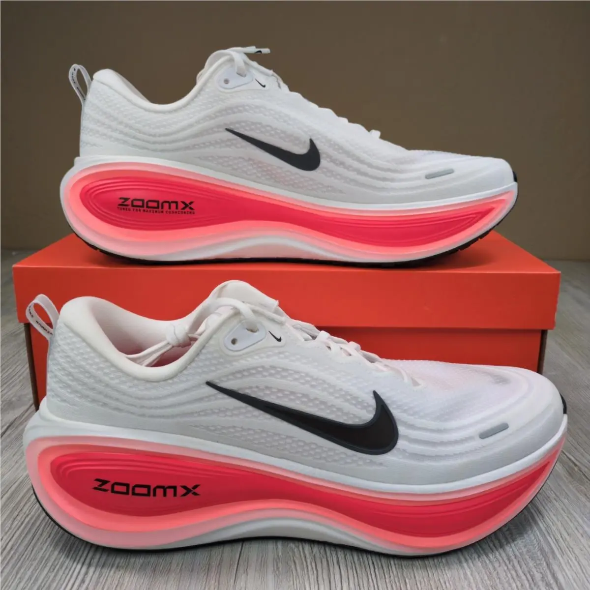 Nike Vomero Plus Running White Bright Crimson Mens Size 14 HV8150-100