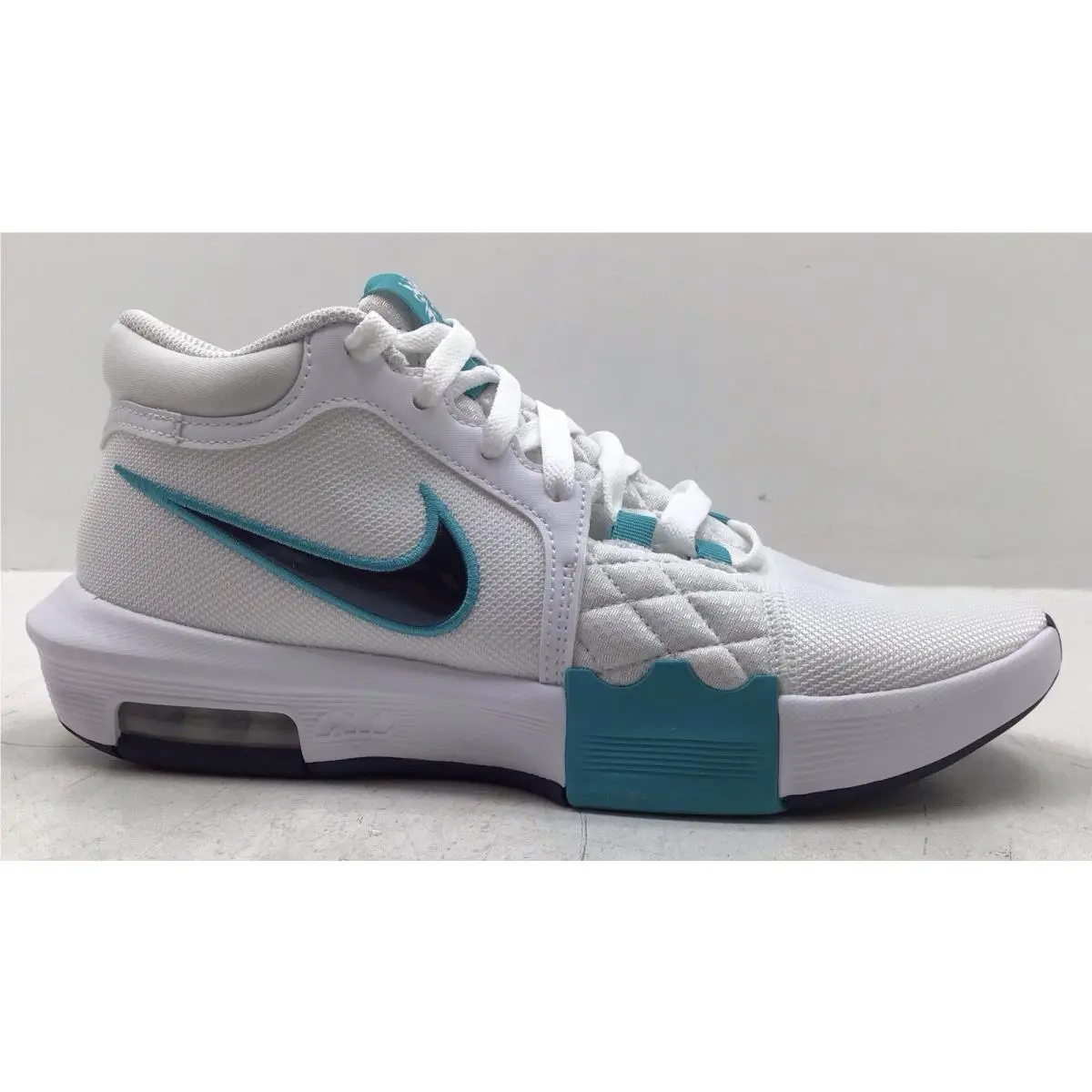 Nike shoes - Nike LeBron Witness 8 - LeBron Witness - HQ2139-101 - White (UPC: 197862339147) 4