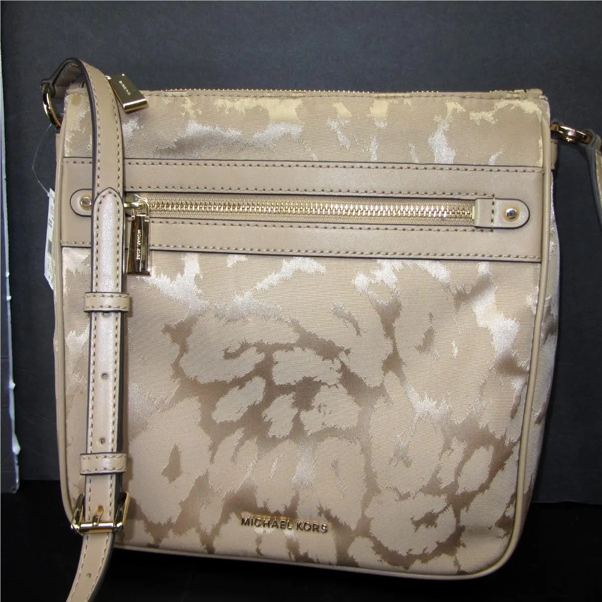 Michael Kors Jet Set Messenger Bag Crossbody Camel Leather Trim 32T4GJ6C3C-222