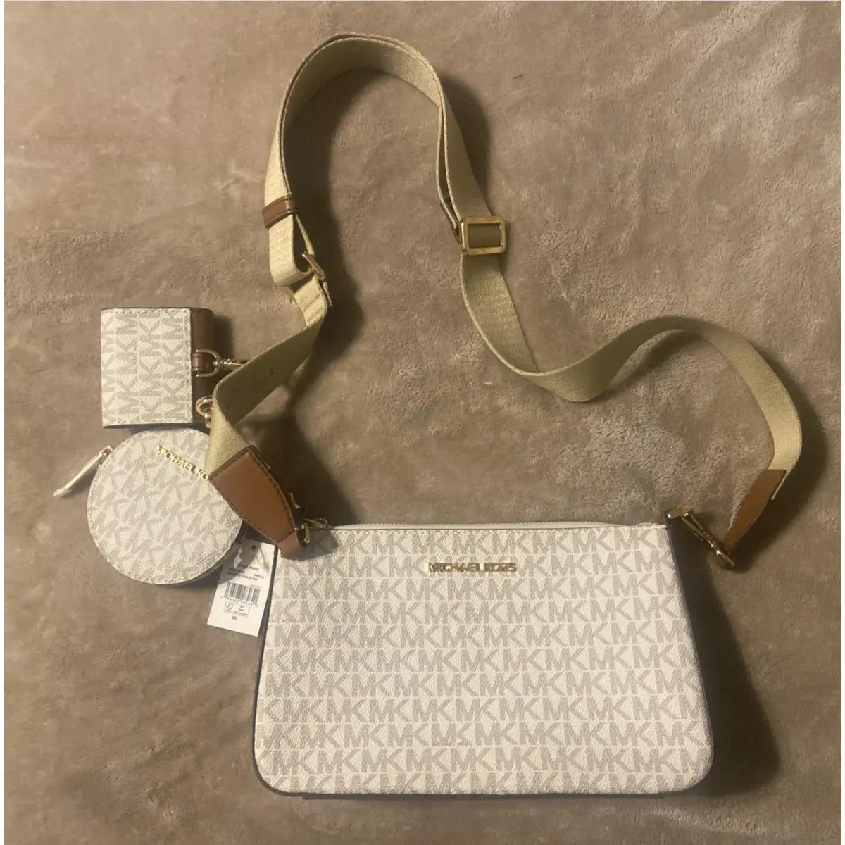 Michael Kors Women`s Jet Set Travel Shoulder Bag Purse with Pouches Vanilla