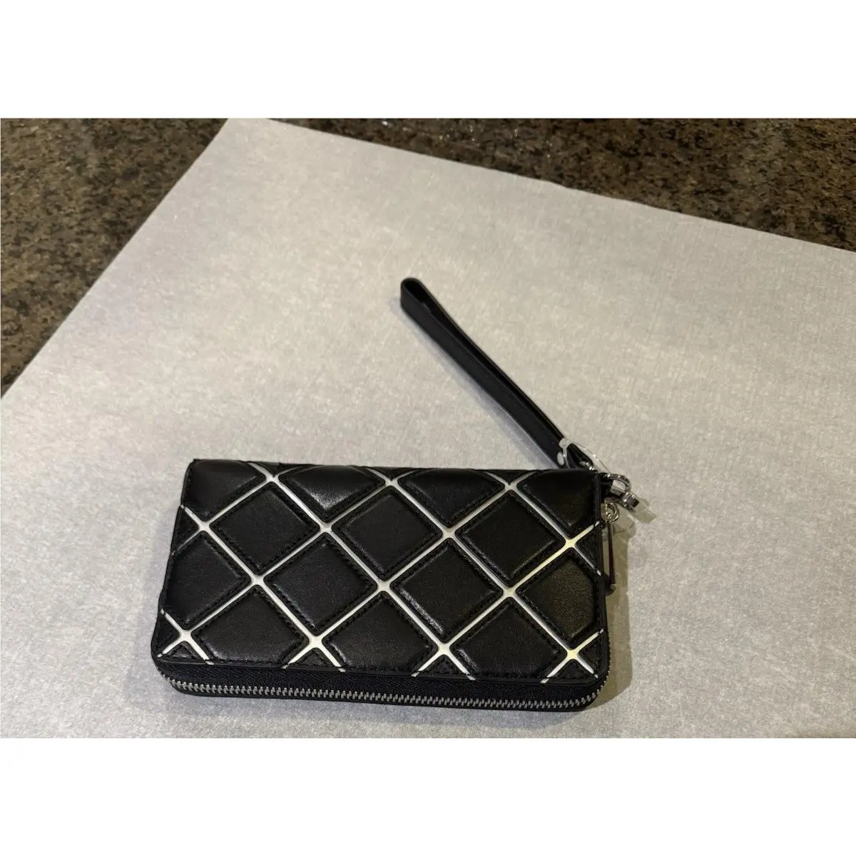 Michael Kors Large Flat Multifunctional Leather Phone Case Wallet Wristlet