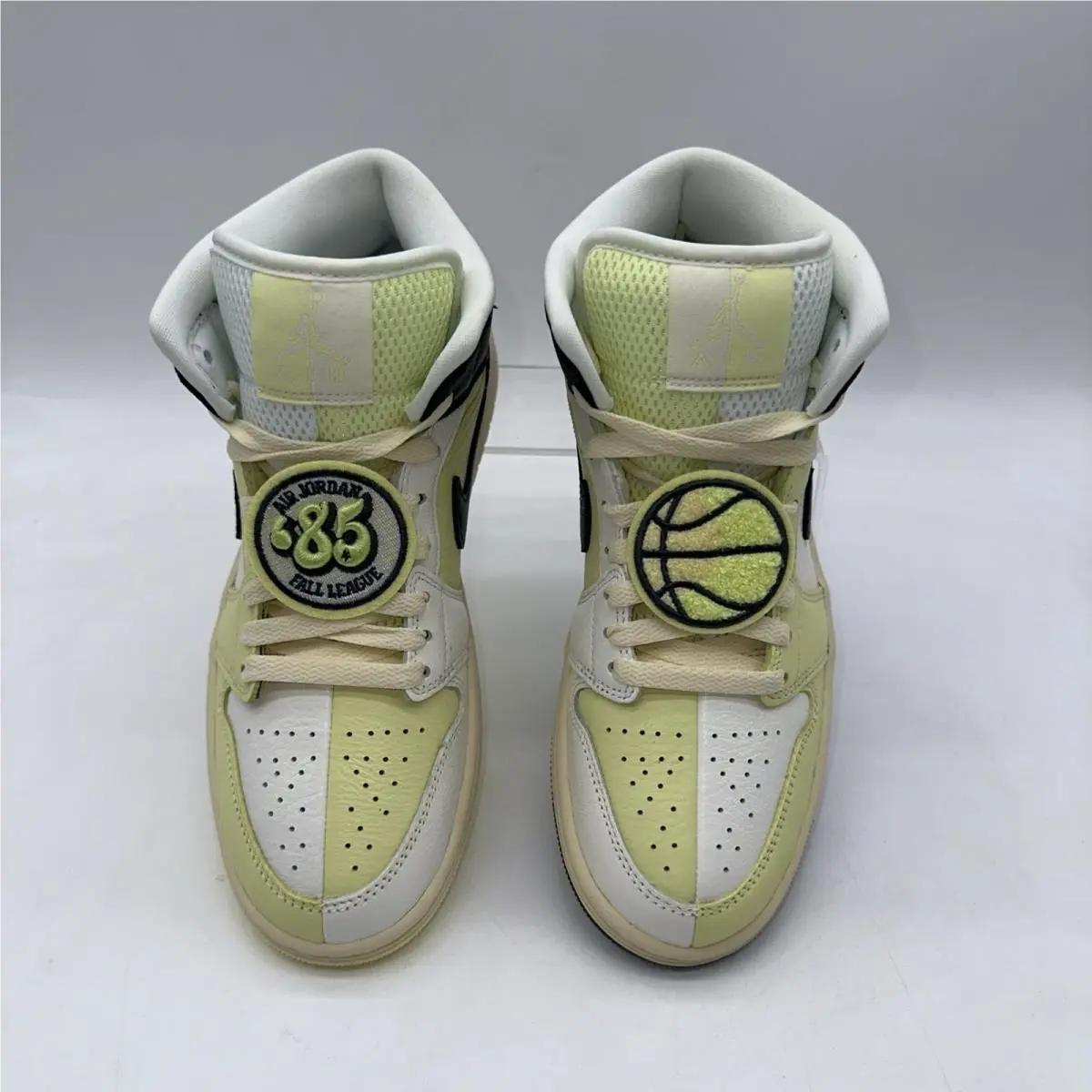 Nike shoes - Air Jordan 1 Mid SE - HQ3008 130 - White 3