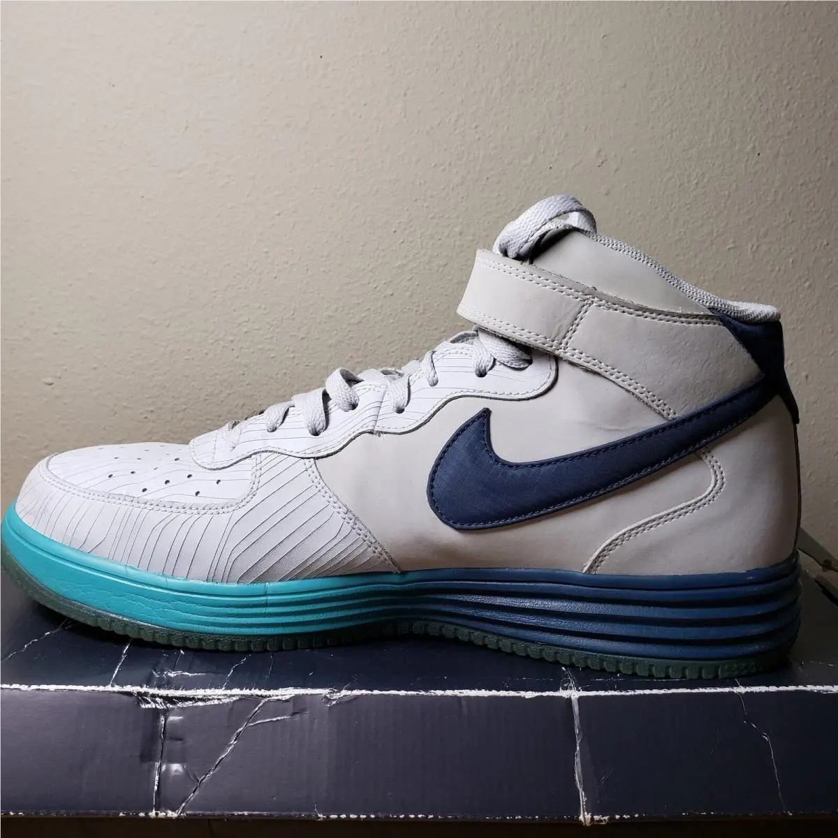 Nike Men`s Size 14 Lunar Force 1 Pure Platinum Squadron Blue Sneaker Streetwear