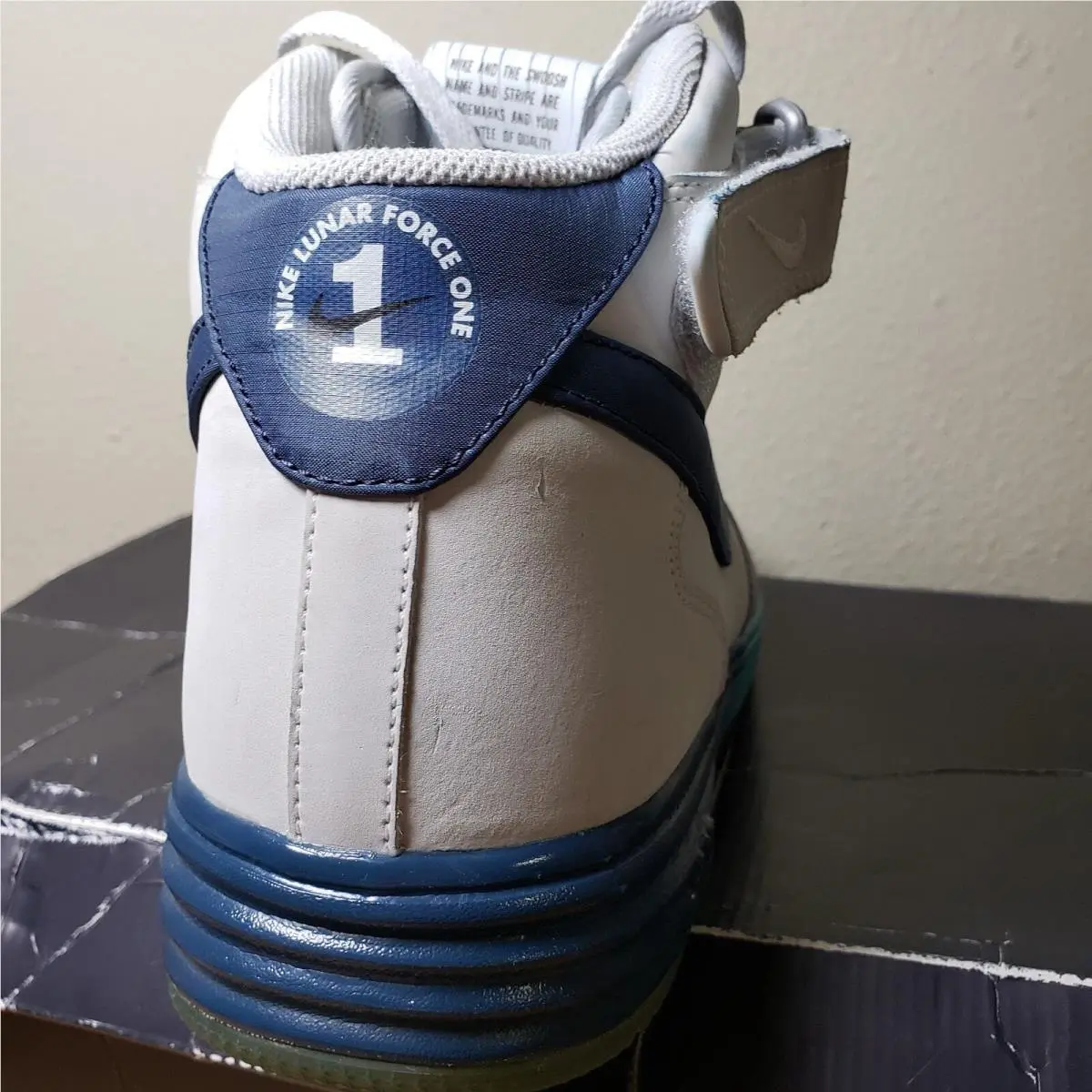 Nike shoes - White 2