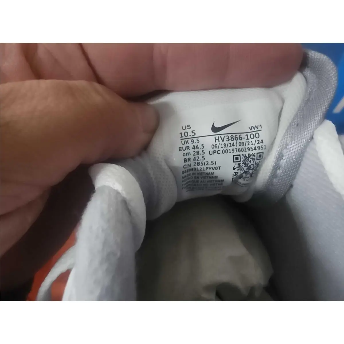 Nike shoes - White 1