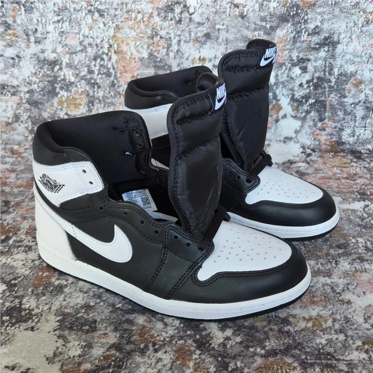Nike shoes - Nike Air Jordan 1 - Air - Black White 7