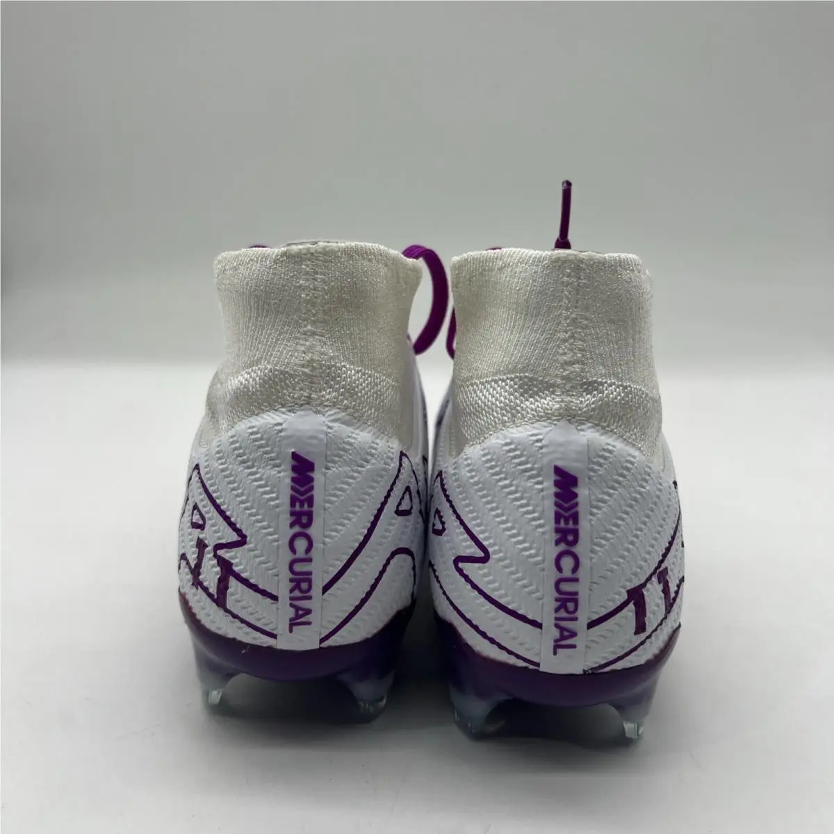 Nike shoes - White 4