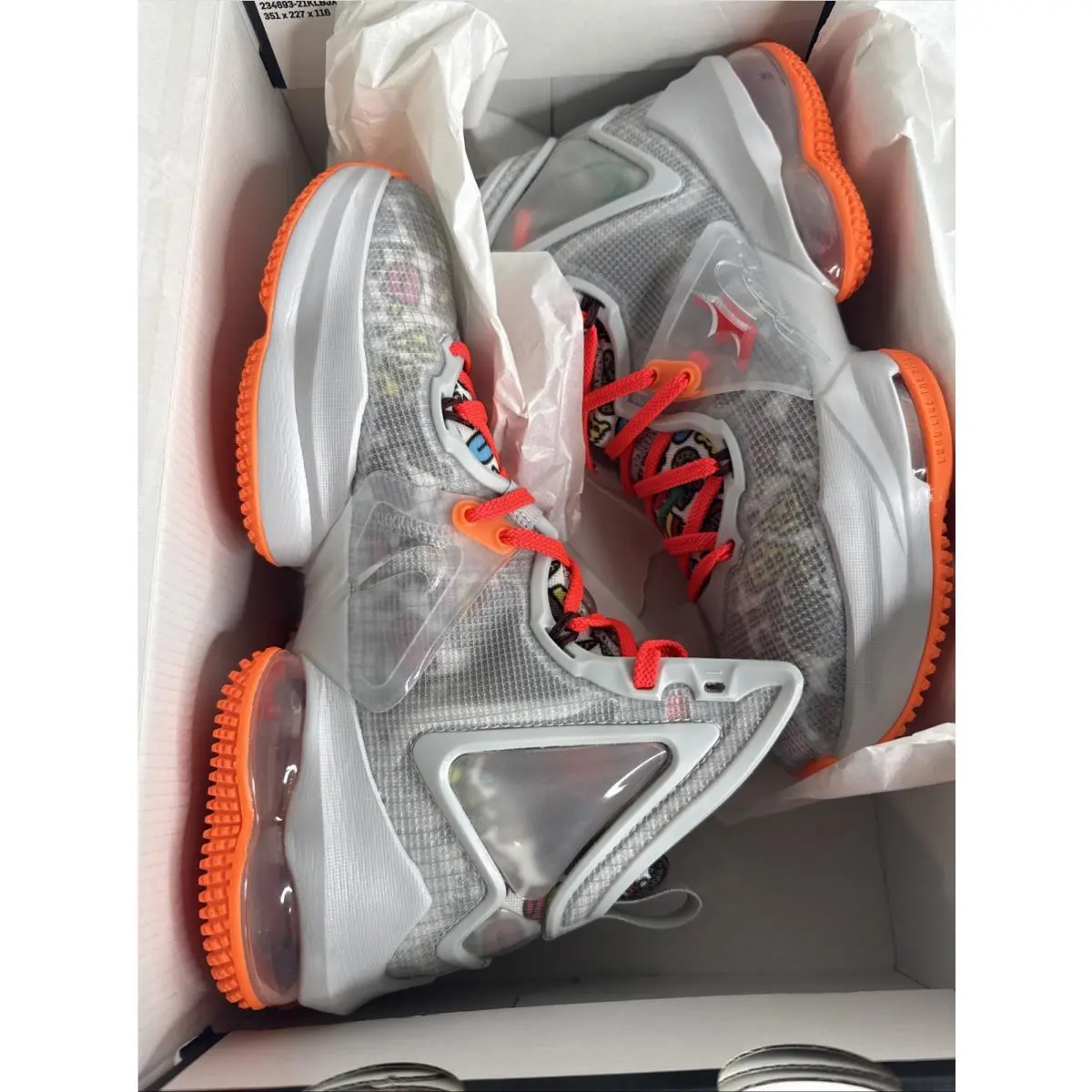 Nike Lebron Xix GS Shoe Size 7 Y Orange