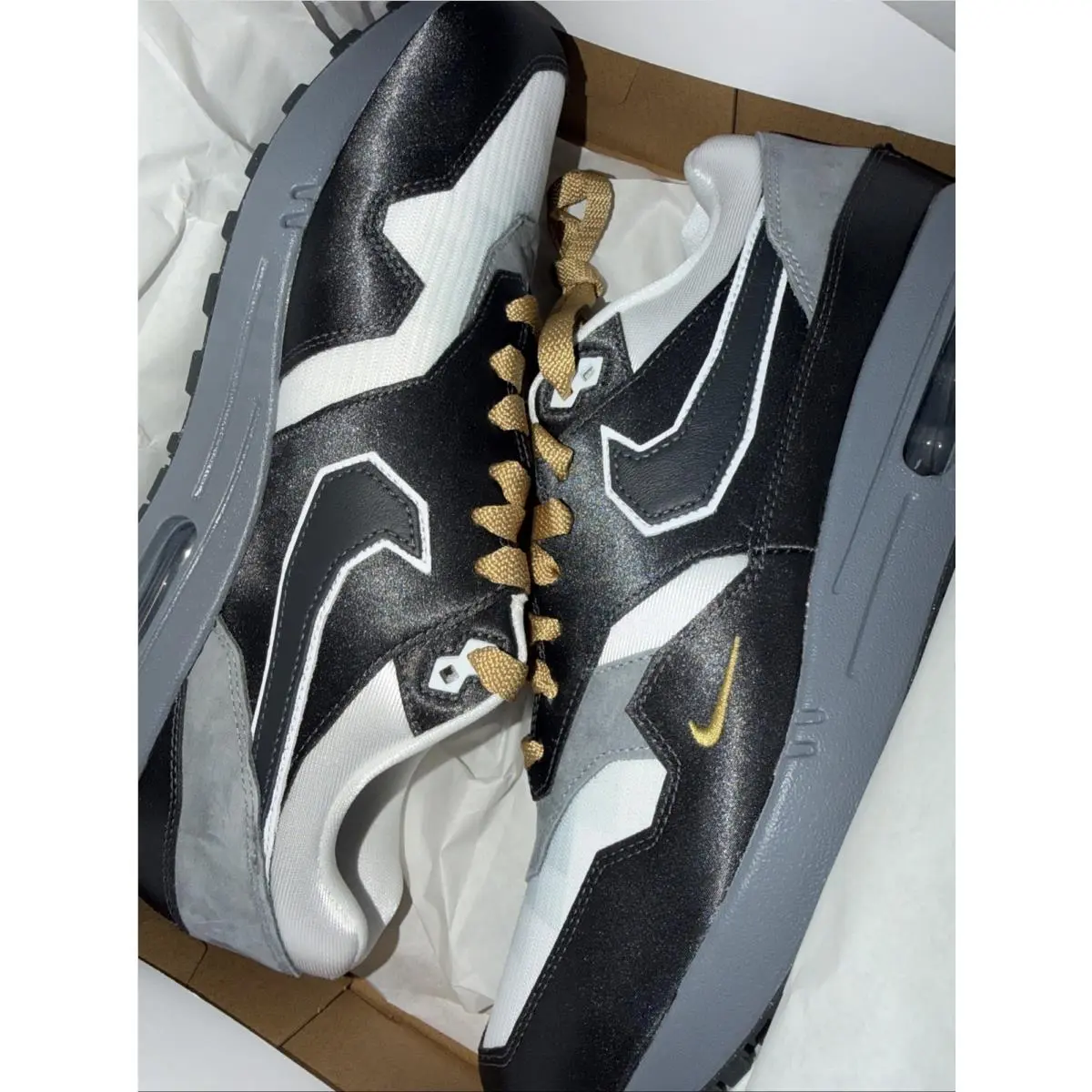 Nike Air Max 1 Men`s Sneakers Goldeneye 007 `big Head Mode` Size 11