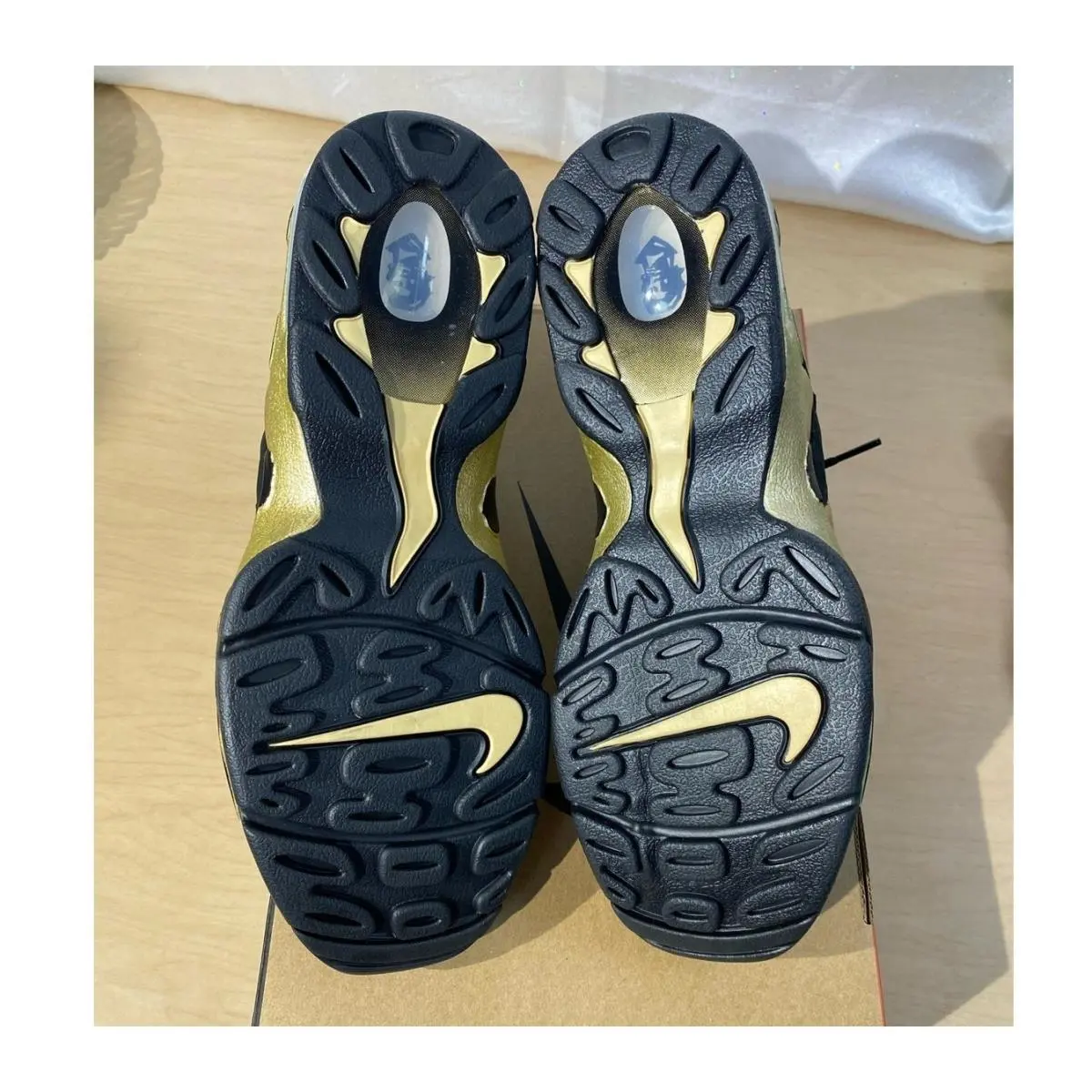 Nike shoes - Gold 2