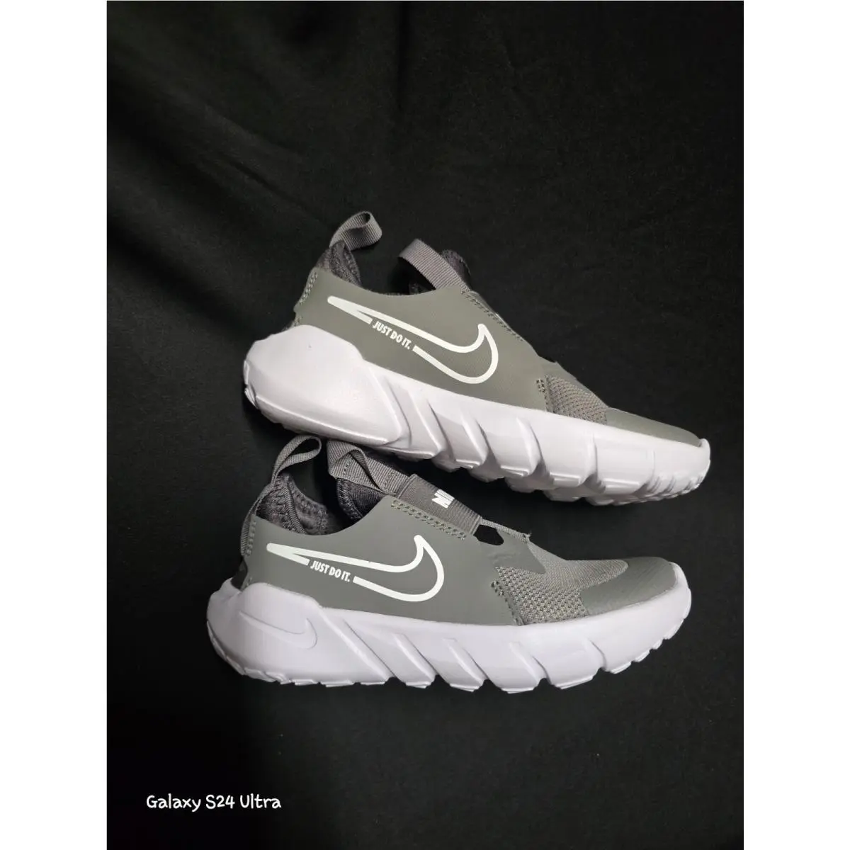 Brand:nike Flex Runner 2 Boys Size 12C Flat Pewter/white