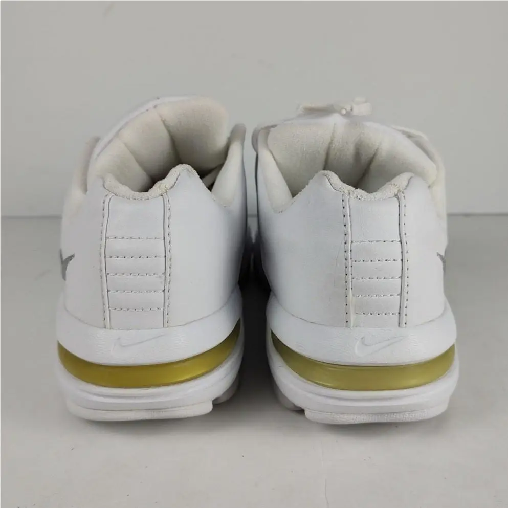 Nike shoes - White 2