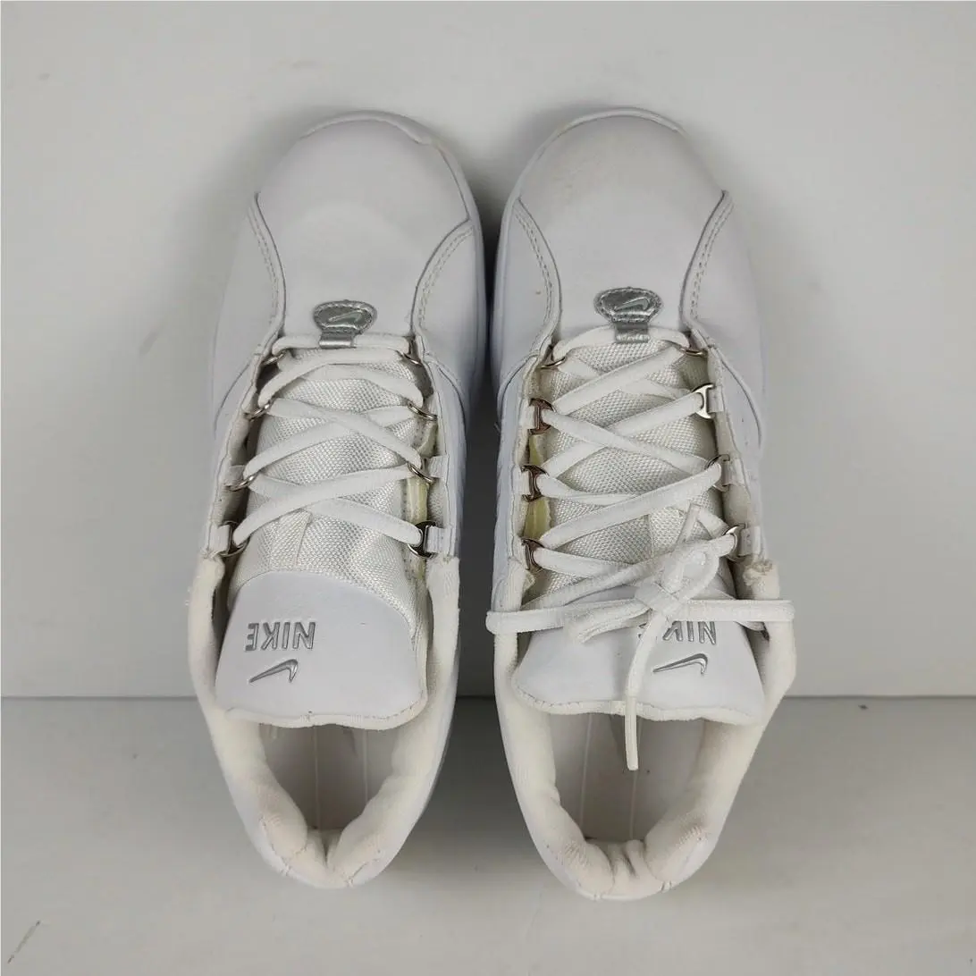 Nike shoes - White 3