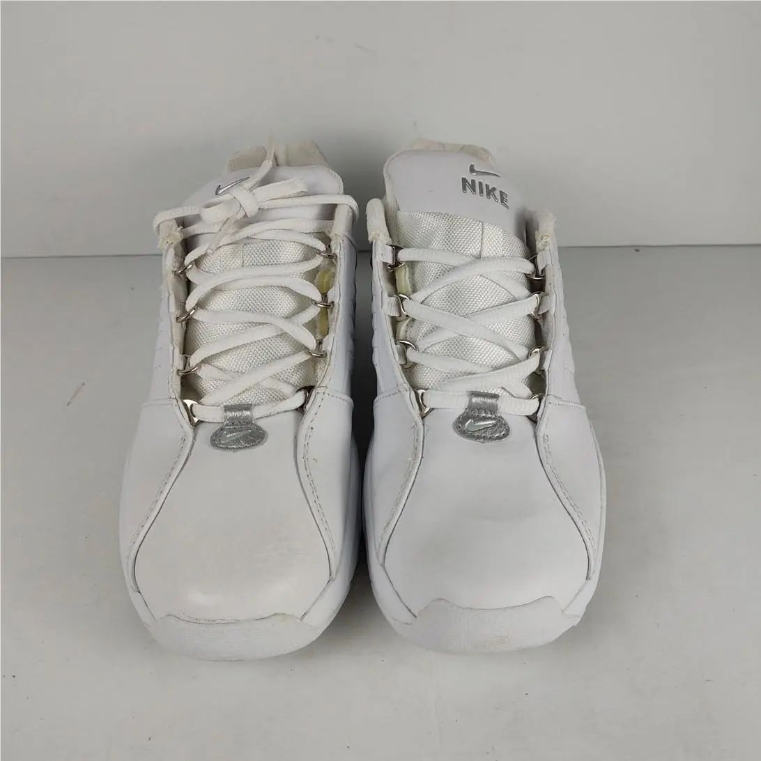 Nike shoes - White 4